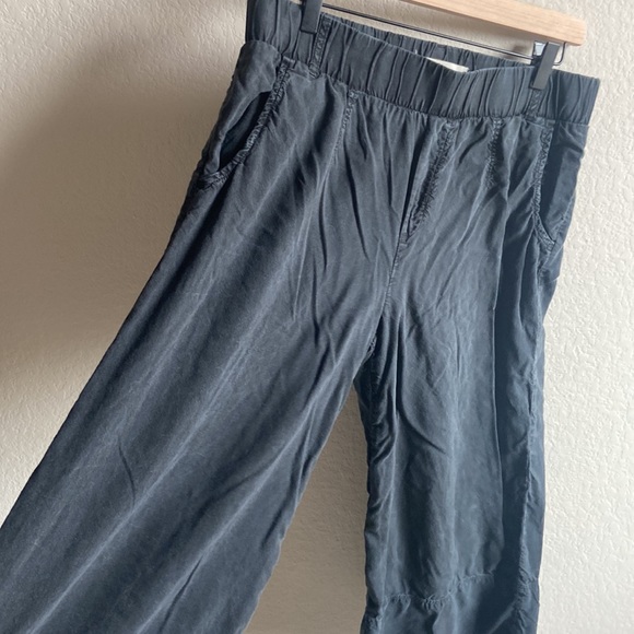 cloth & stone Pants - Cloth & Stone charcoal grey wide leg crop pants